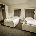 Otel Grunt 3*