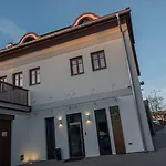 Grunt Otel