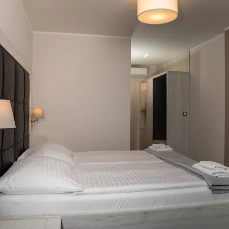 Hotel Grunt 3*