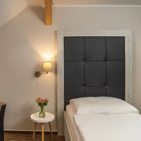 Grunt Hotel 3*