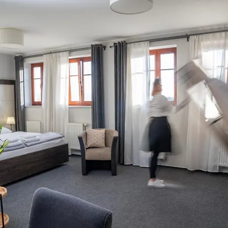 Grunt Hotel 3*