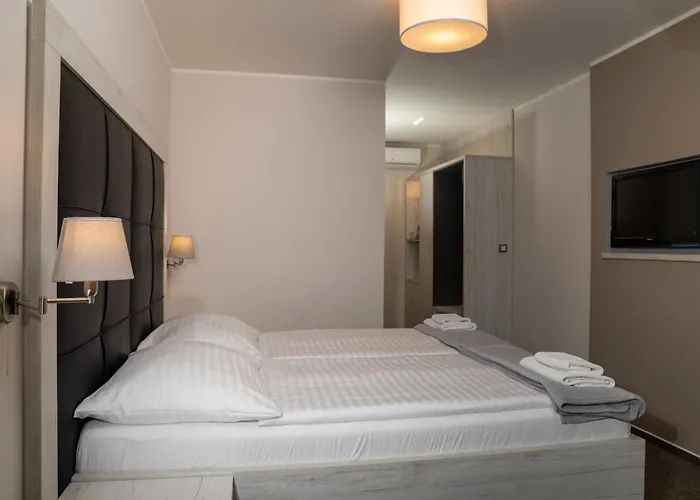 Hotell Grunt 3*