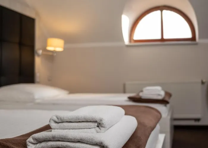 Grunt Hotell 3*